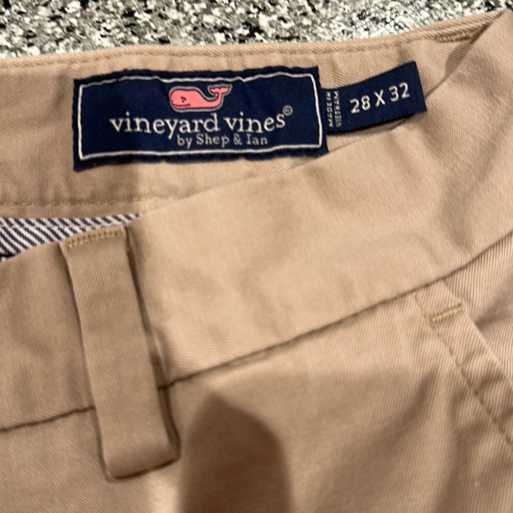 Another pair! Men’s Vineyard Vines tan chinos